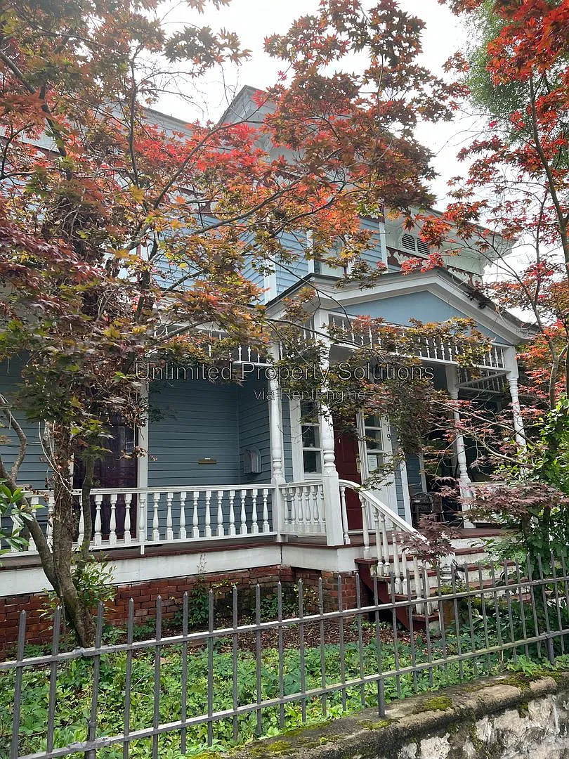 2 bed, 1.0 bath, 1200 sqft, $1,525 — Photo 2