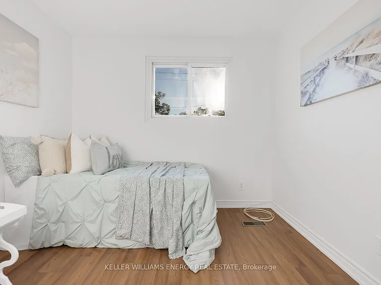 337 Oshawa Blvd N #FRONT — Photo 22