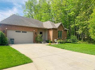 4431 Abbey Rd W, Canfield, OH 44406