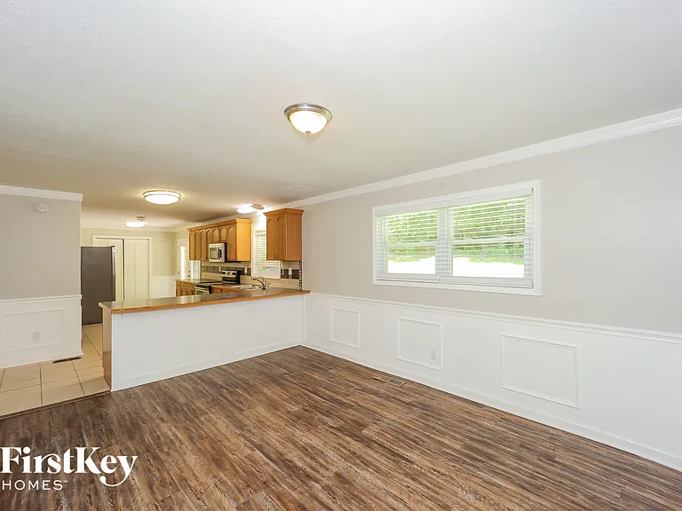 6196 Prince Ct — Photo 4