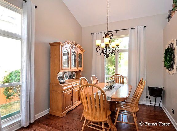 4th image of 865 Tallgrass Dr