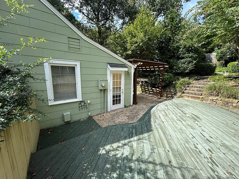 2461 Lyndhurst Ave — Photo 77