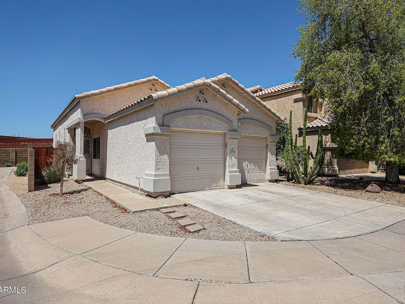 3 bed, 2.0 bath, 1308 sqft, $1,999 — Photo 3