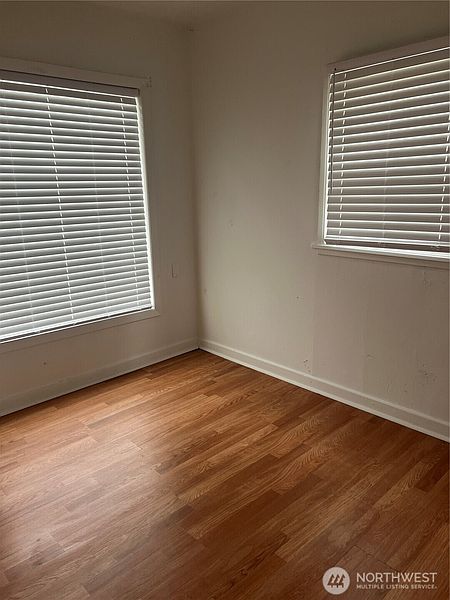 3rd image of 28 N Fir St