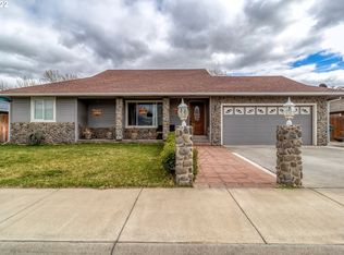 514 Elzora Loop, Milton Freewater, OR 97862