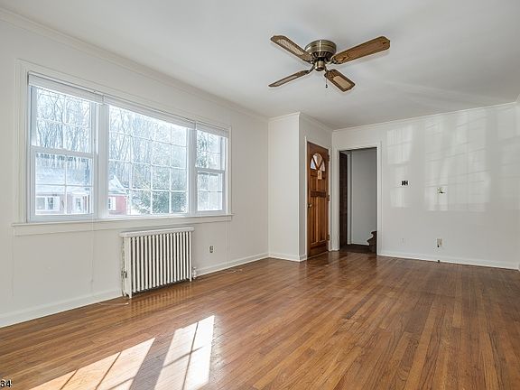 4th image of 40 Lincoln Pl