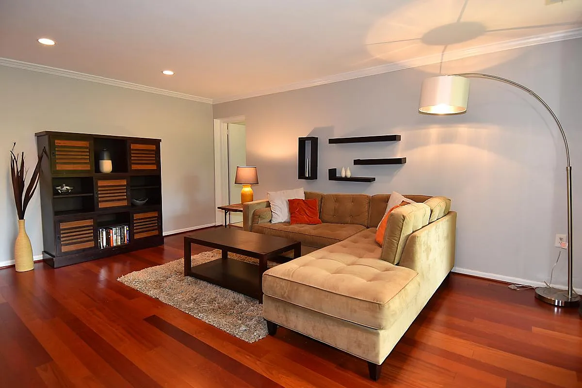 3 bed, 1234 sqft, $2,800 — Photo 2