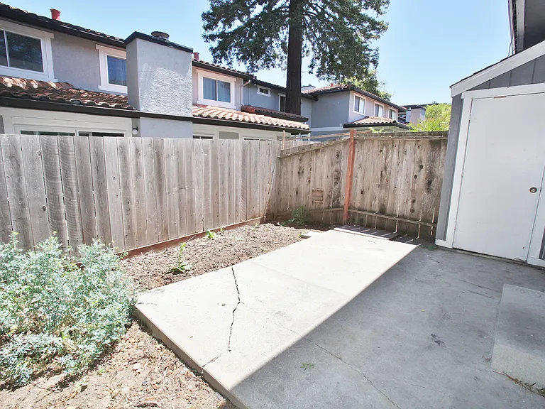1821 Hill Ave #1 — Photo 14