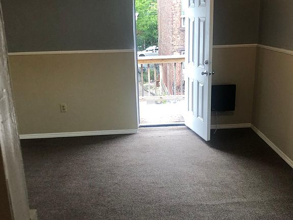 living room/ bedroom