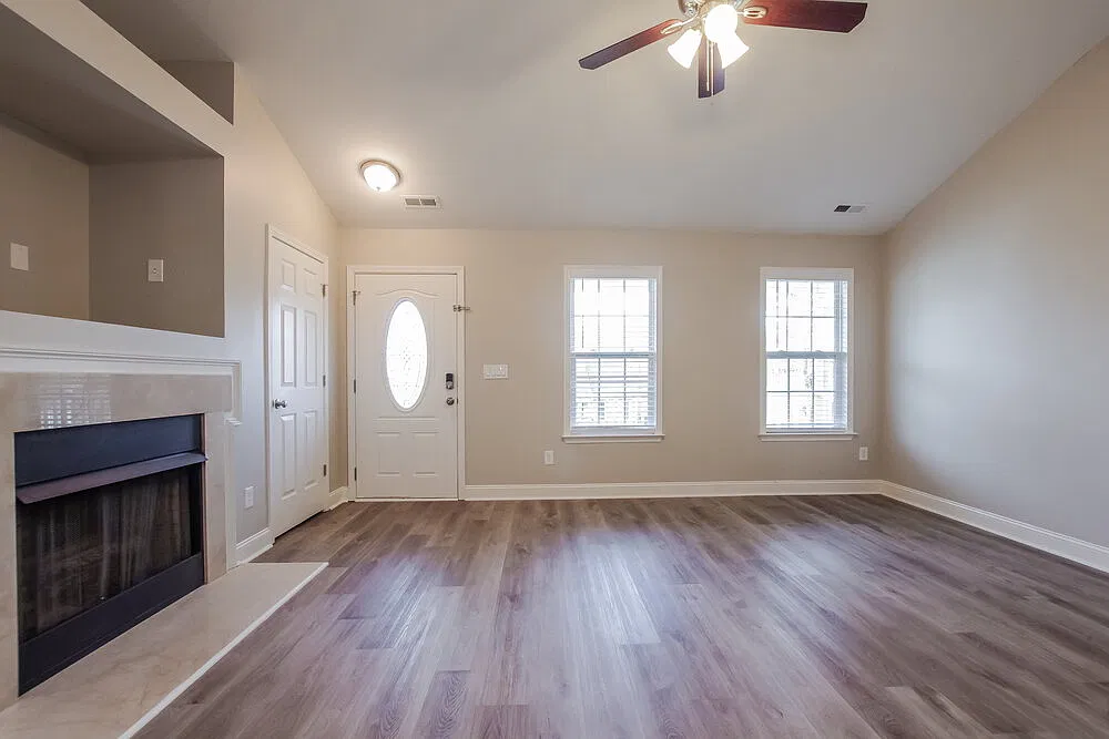 3 bed, 2.0 bath, 1660 sqft, $2,910 — Photo 4