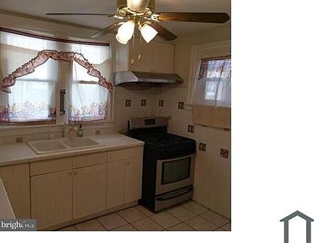 3rd image of 133 Roselyn St