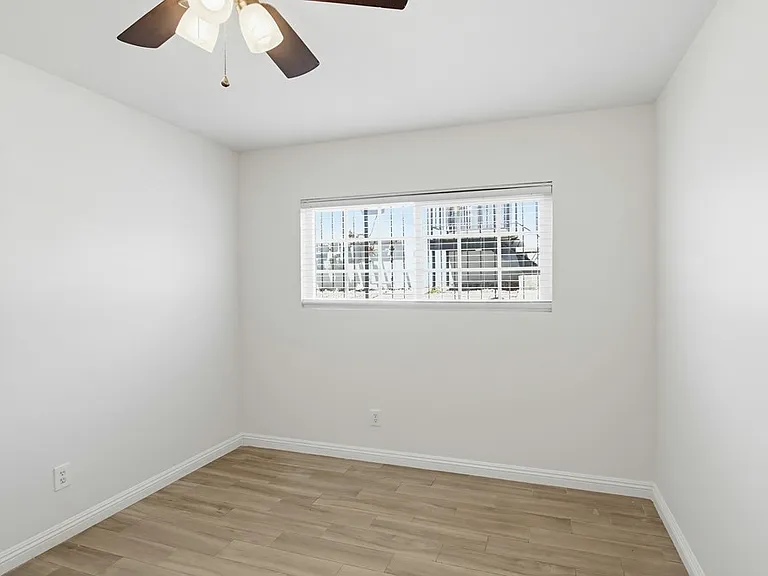 4253 1/2 Altadena Ave #1/2 — Photo 12