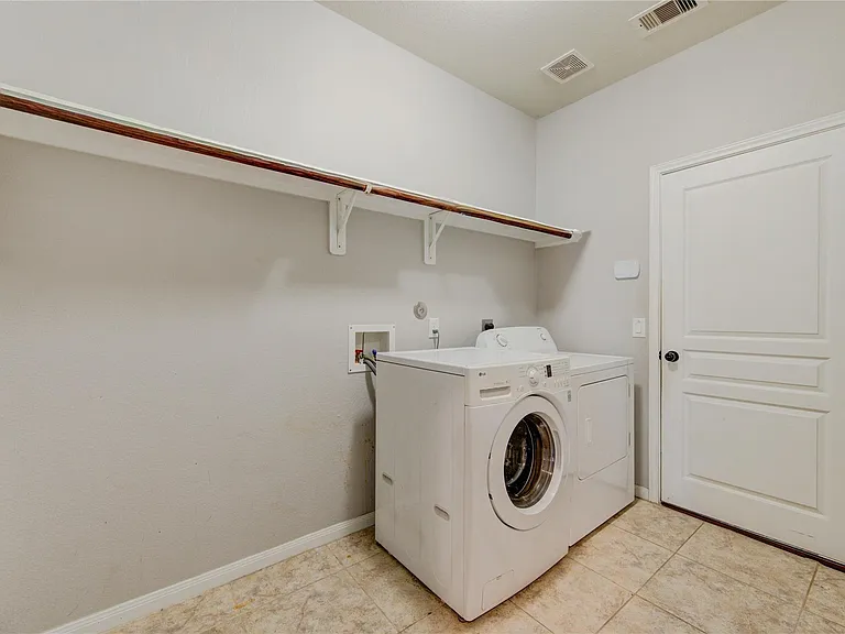 15318 Benson Landing Dr — Photo 9