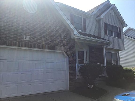 2nd image of 4373 Manor Ln