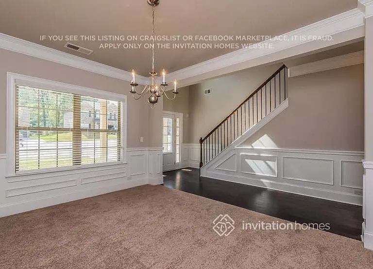 318 Corine Ct — Photo 2
