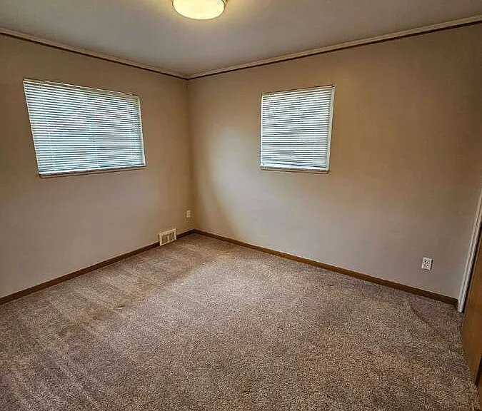 28555 Little Mack Ave — Photo 11