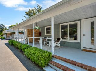 16 Penny Ln UNIT 4, Hampton Bays, NY 11946