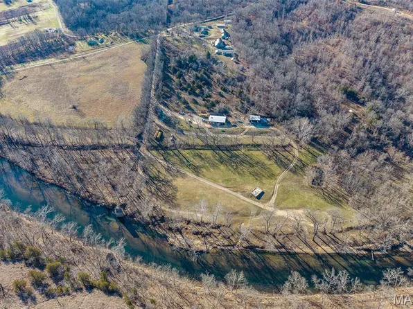 5 Landing Trl, Lebanon, MO 65536