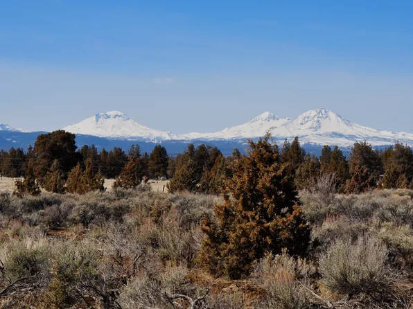 67100 Fryrear Rd, Bend, OR 97703
