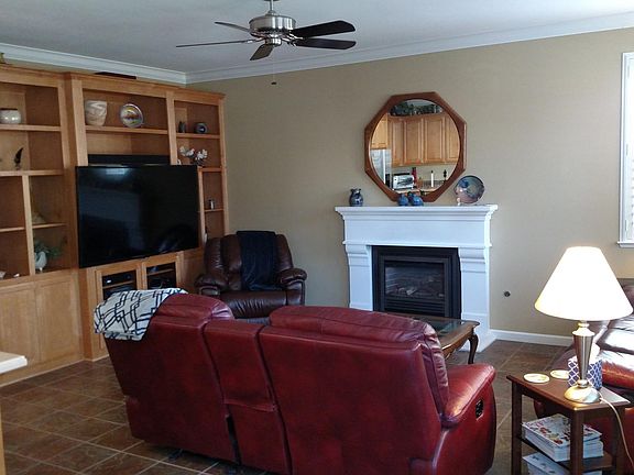 3rd image of 975 Jasmine Hollow Dr