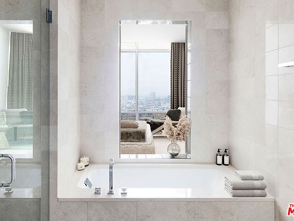 3rd image of 900 W Olympic Blvd #41