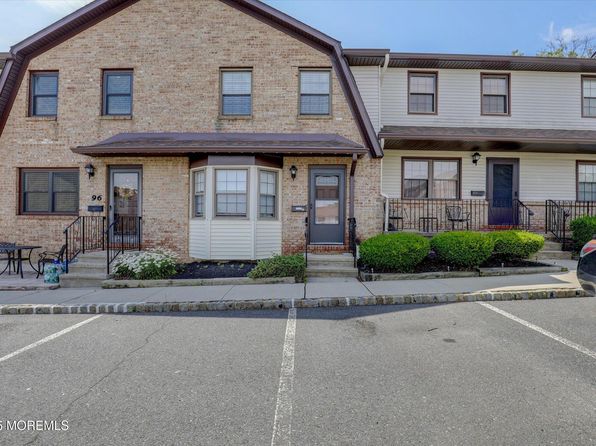 95 Village Green Way