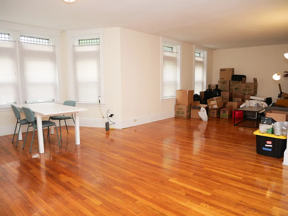 231 Saint Paul St #2