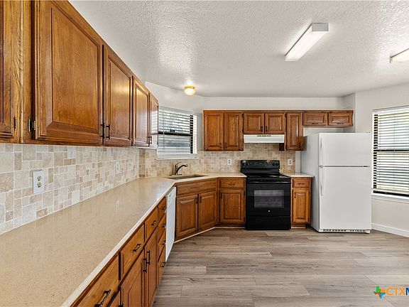 3rd image of 108 Leona St