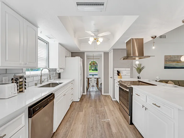 Woodcrest Ln — Photo 6