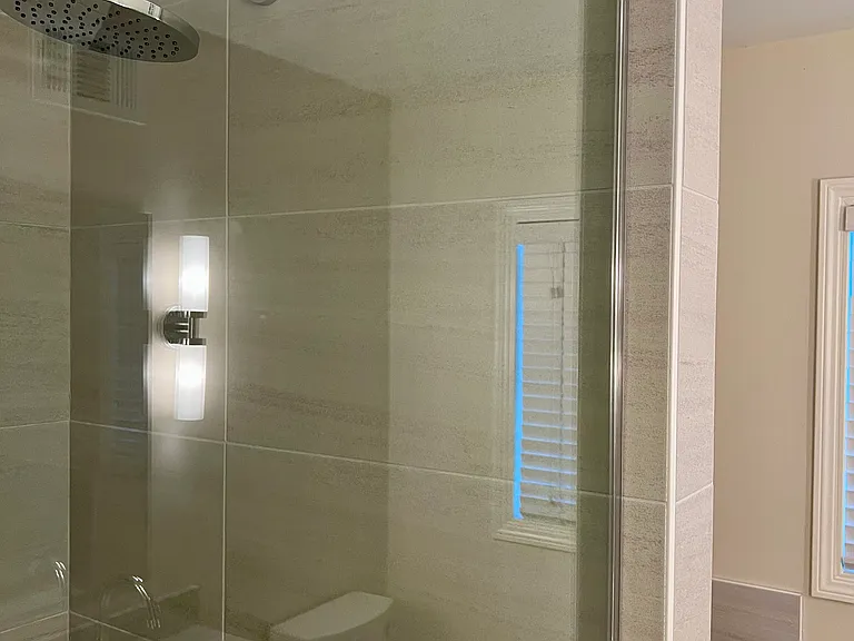 Primary Bathroom Shower and Tub