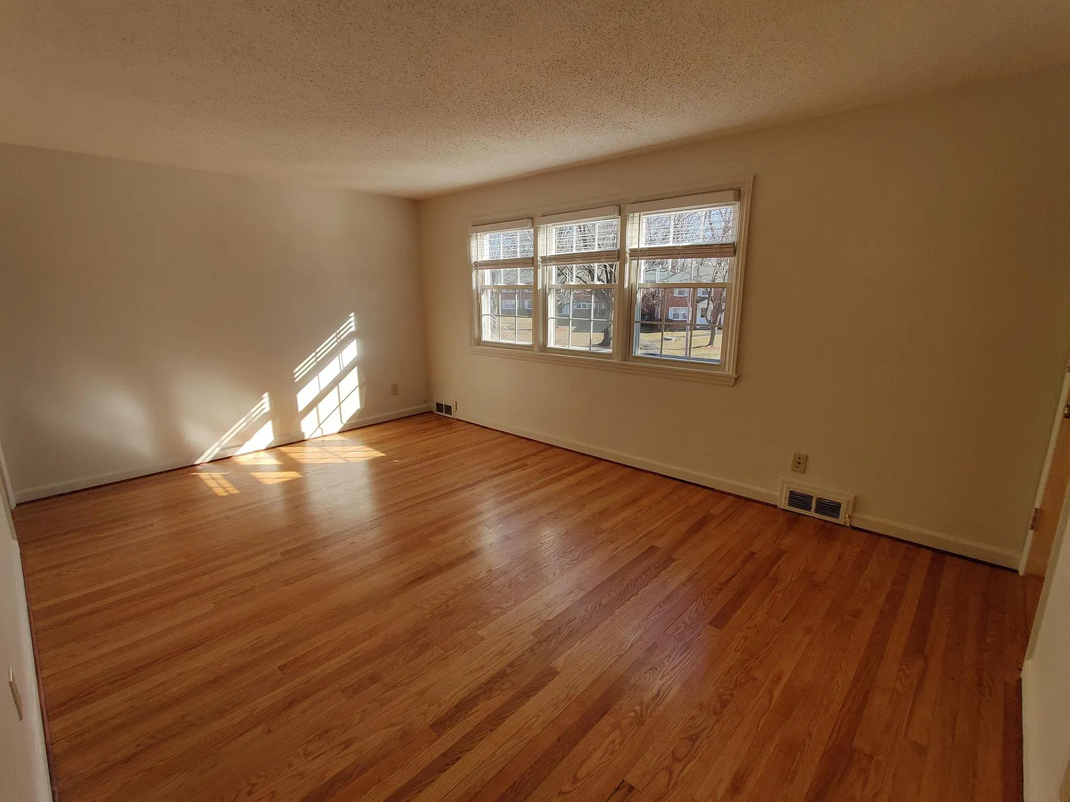 2 bed, $1,500 — Photo 2