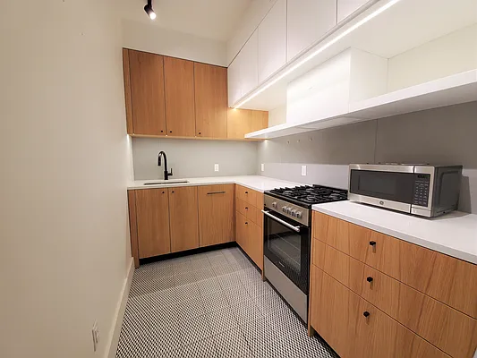 Rented by Lofts and Flats LLC | media 39