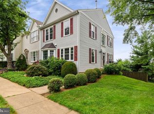 707 Acorn Ct, Warrenton, VA 20186