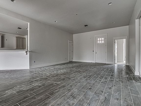 5th image of 2234 Bretford Way