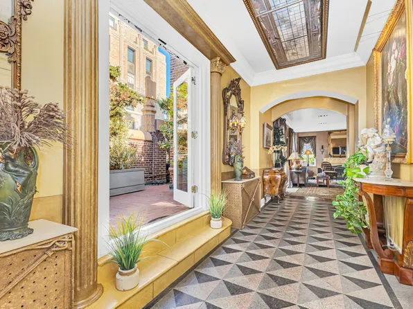 444 East 52nd Street image 9 of 24