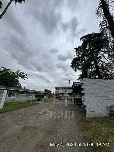 331 E Elm St Photo 1