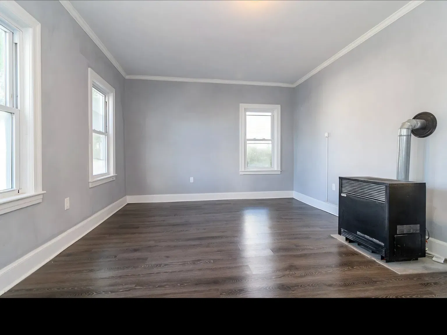 2 bed, 800 sqft, $2,000 — Photo 2