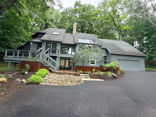 8062 Dryer Rd, Victor, NY 14564