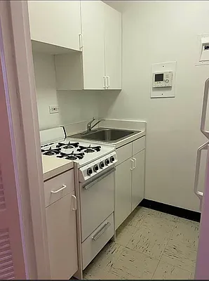 Rented by Walter & Samuels Inc | media 6