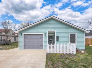 410 Lincoln Ave, Osawatomie, KS 66064