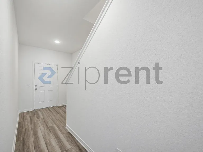 7536 Corral Smt — Photo 5