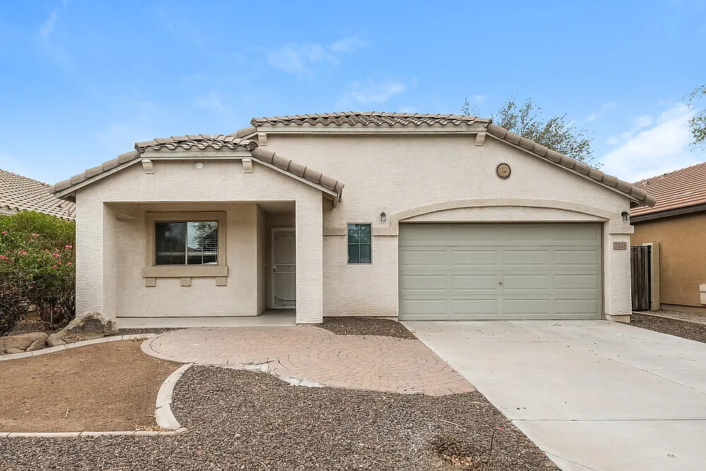 3 bed, 2.0 bath, 1551 sqft, $1,990 — Photo 1