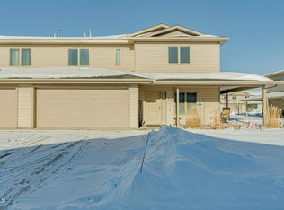 816 Compass Ln, Bismarck, ND 58504