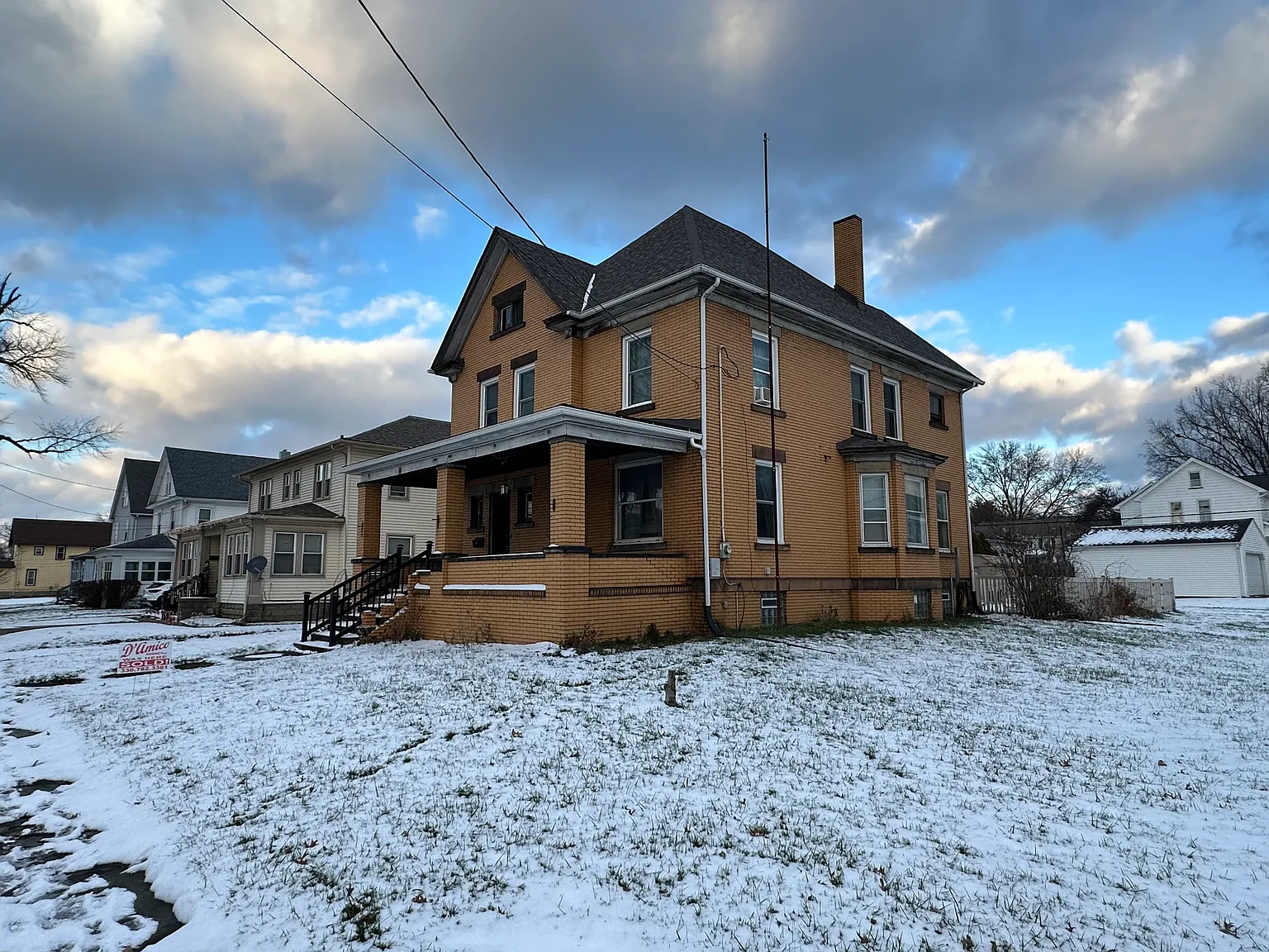 4 bed, 2412 sqft, $1,200 — Photo 1