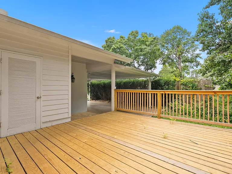 8045 Sabre Dr — Photo 30