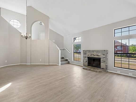 4th image of 12627 Ridgeside Dr