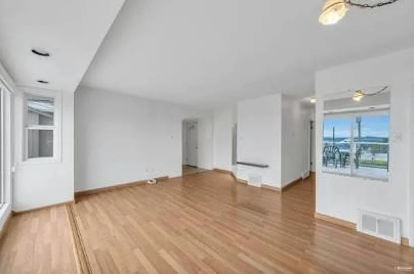 5 bed, 1900 sqft, $4,200 — Photo 4