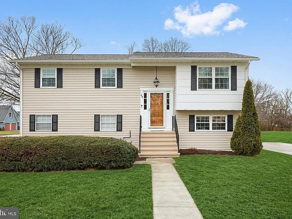 2nd image of 49 Scott St