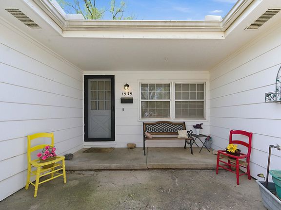 4th image of 1939 W Dallas St