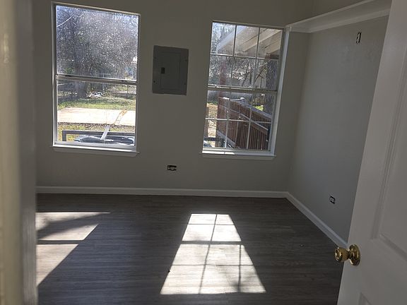 5th image of 132 Avant Ave